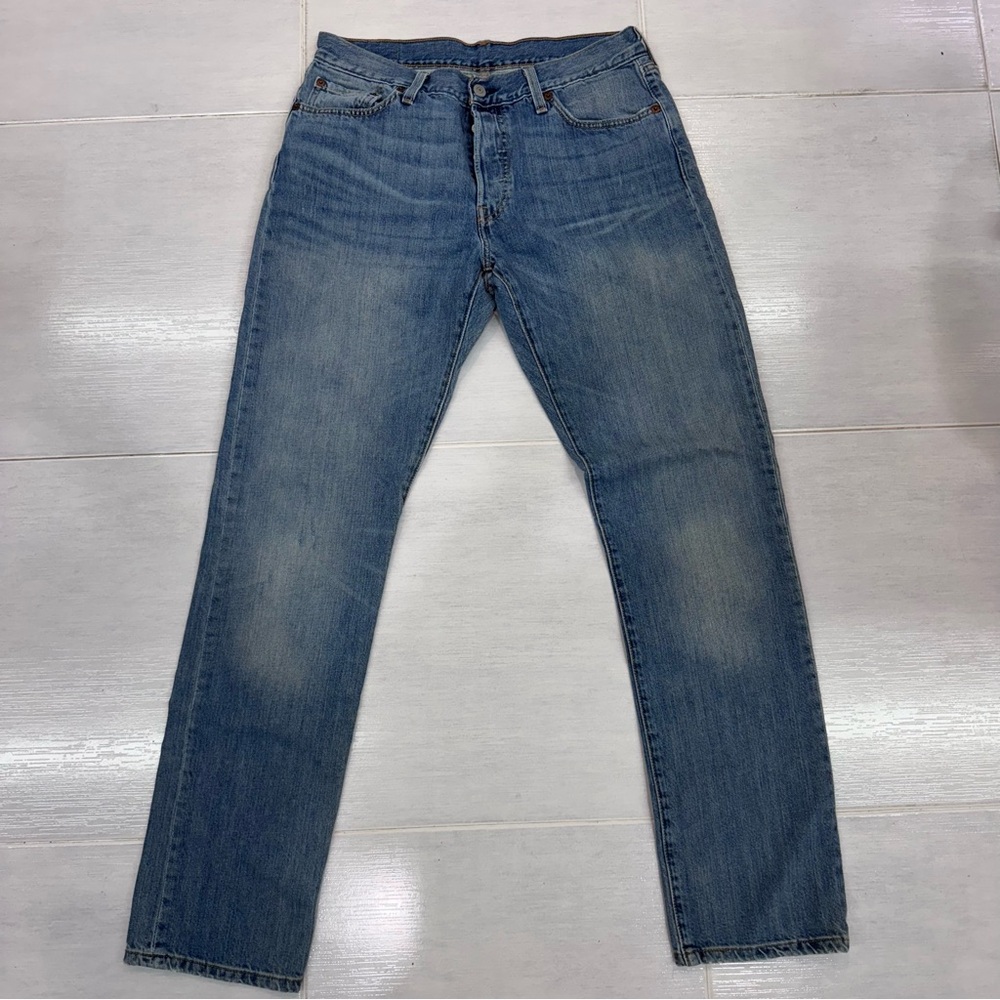 Levi's 501 Women's Blue Boot Cut Jeans fly button